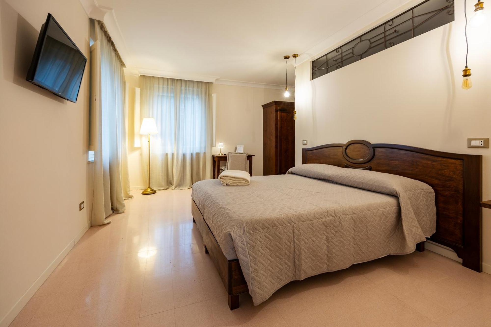 Palazzo Gessi Room And Breakfast Borghi Luaran gambar